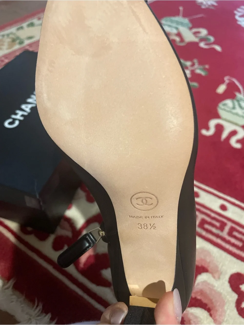 CHANEL Black Leather Ankle Booties with Gold Heel Band!Size 38,5 but runs 37.5